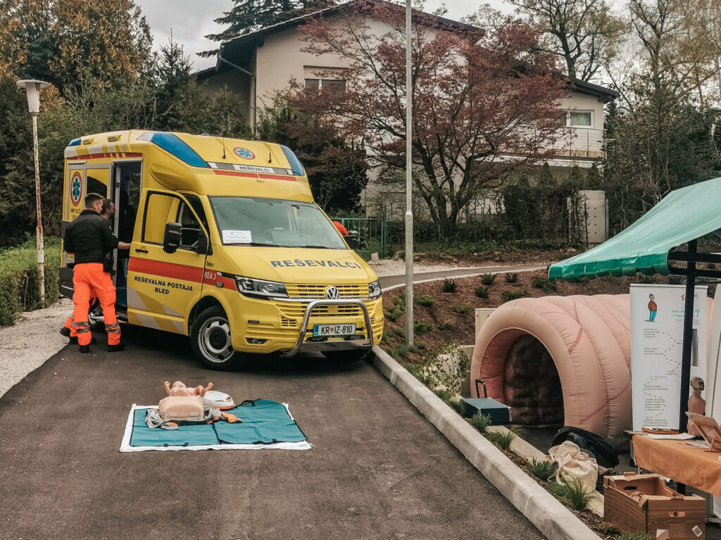 Zd Bled - prikaz nujne medicinske pomoči.